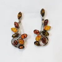Серьги пусеты из серебра с натуральным янтарем
