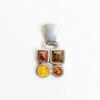 Подвеска из серебра с натуральным янтарем