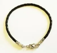 Кожаный плетеный браслет с замком из серебра