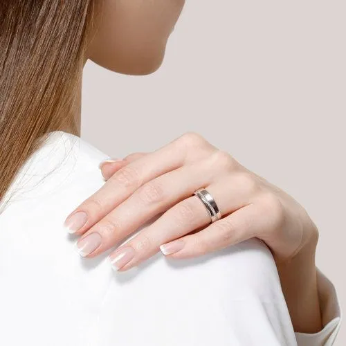 Серебряное обручальное кольцо с фианитами