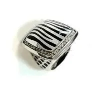 Кольцо из серебра с ювелирной смолой и фианитами