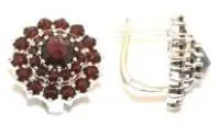 Серьги из серебра с натуральным гранатом Серьги из серебра с натуральным гранатом