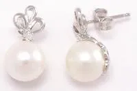 Серьги из серебра с жемчугом и фианитами