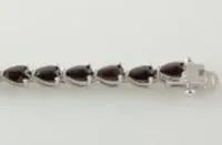 Браслет из серебра с натуральным гранатом