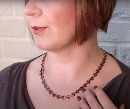 Колье из серебра с натуральным гранатом