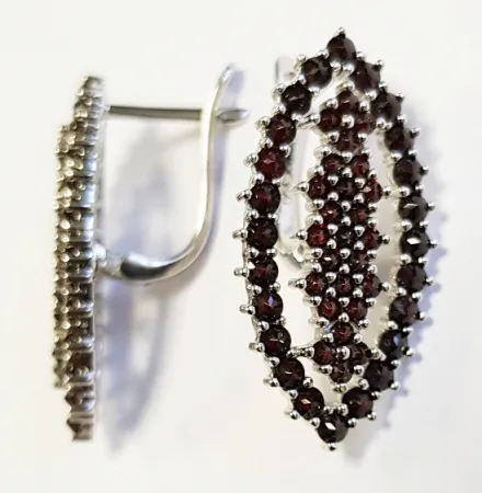 Серьги из серебра с натуральным гранатом