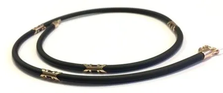Шнур каучуковый со вставками из красного золота