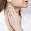 Серебряное обручальное кольцо с фианитами