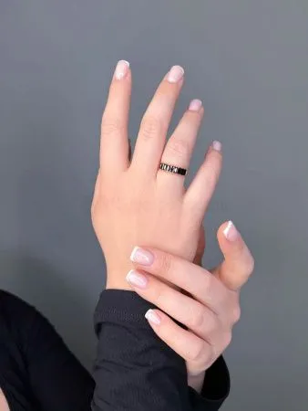 Кольцо из золочёного серебра с черными фианитами