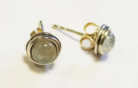 Серьги-пусеты DENO из серебра с натуральным лунным камнем