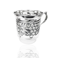 Кружка из серебра с чеканкой (Кубачи)