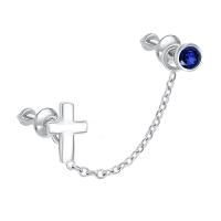 Асимметричные стильные серебряные серьги пусеты с синим фианитом