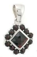 Подвеска из серебра с натуральным гранатом