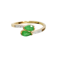 Кольцо из красного золота с изумрудами и бриллиантами