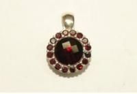 Подвеска из серебра с натуральным гранатом