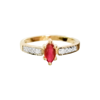 Кольцо из красного золота с рубином и бриллиантами