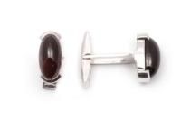 Запонки из серебра с натуральным гранатом