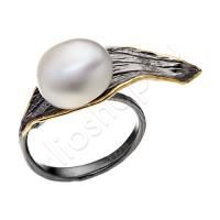 Кольцо из комбинированного серебра с жемчугом