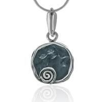 Колье в этническом стиле в виде серебряной чернёной подвески на цепочке