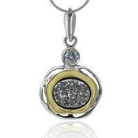 Колье из серебра с друзой агата и золотой пластиной