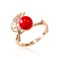 Кольцо из позолоченного серебра с кораллом