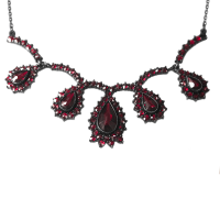 Колье из серебра с натуральным гранатом