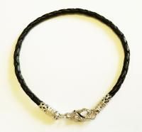 Кожаный плетеный браслет с замком из серебра