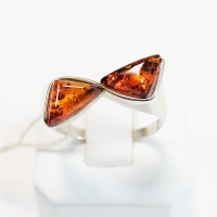 Кольцо из серебра с натуральным янтарем