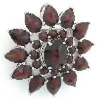 Брошь-подвеска из серебра с натуральным гранатом