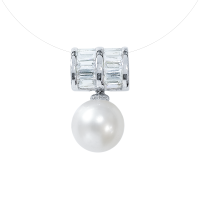 Подвеска из серебра с натуральным культивированным жемчугом и фианитами