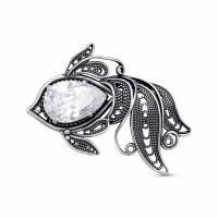 Брошь Рыбка из черненого серебра с фианитом и сканью