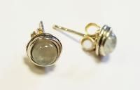 Серьги-пусеты DENO из серебра с натуральным лунным камнем