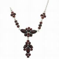 Колье из серебра с натуральным гранатом