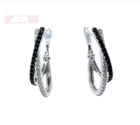 Серьги из серебра с черными и белыми фианитами