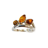 Кольцо из серебра с натуральным янтарем