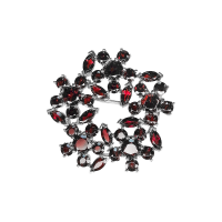 Брошь из серебра с натуральным гранатом