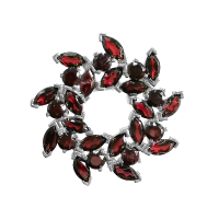 Брошь из серебра с натуральным гранатом