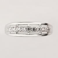 Кольцо из белого золота с фианитами