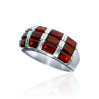 Кольцо из серебра с натуральным гранатом