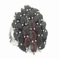 Кольцо из серебра с натуральным гранатом