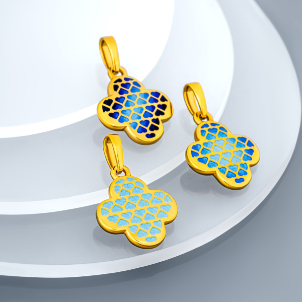 Крест из золоченого серебра с эмалью "Сердца. Благослови Господи"