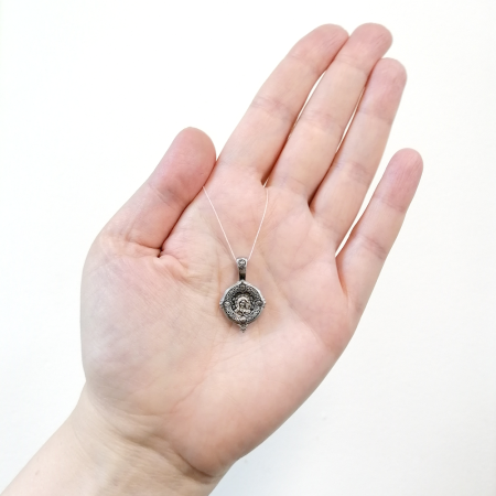 Образок из серебра Казанская икона Божией Матери.