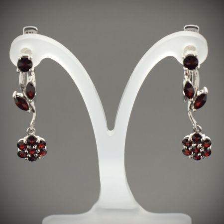 Серьги из серебра с натуральным гранатом