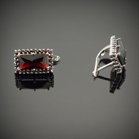 Серьги из серебра с натуральным гранатом