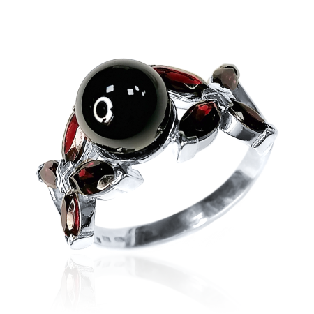 Кольцо из серебра с натуральным гранатом