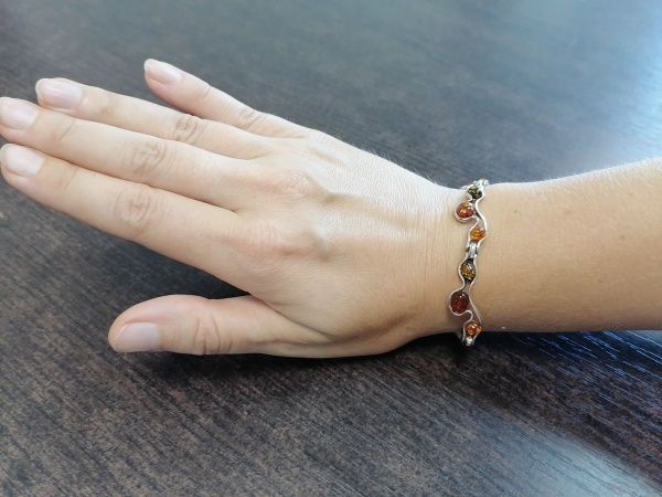 Браслет из серебра с натуральным янтарем