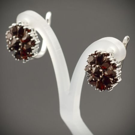 Серьги из серебра с натуральным гранатом