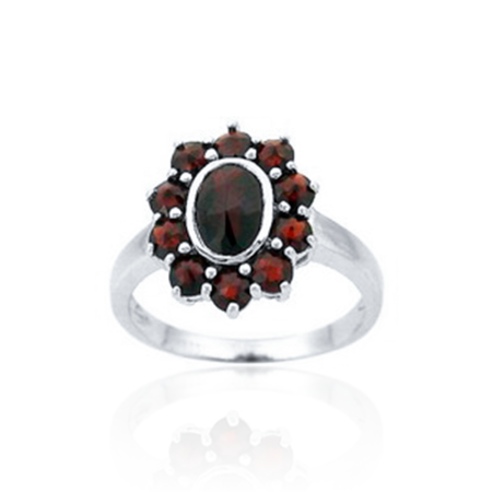 Кольцо из серебра с натуральным гранатом