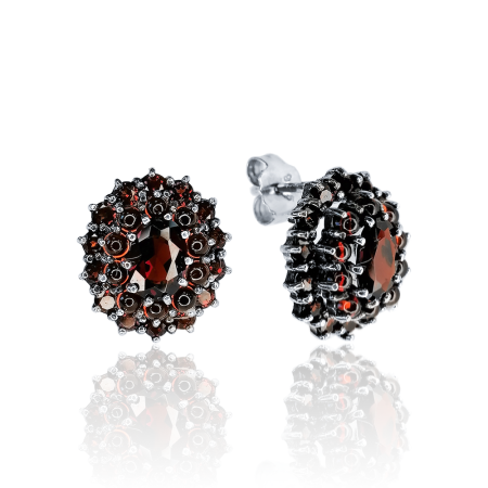 Серьги пусеты из серебра с натуральным гранатом