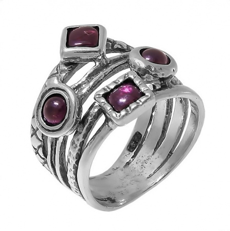 Кольцо DENO из серебра с гранатом